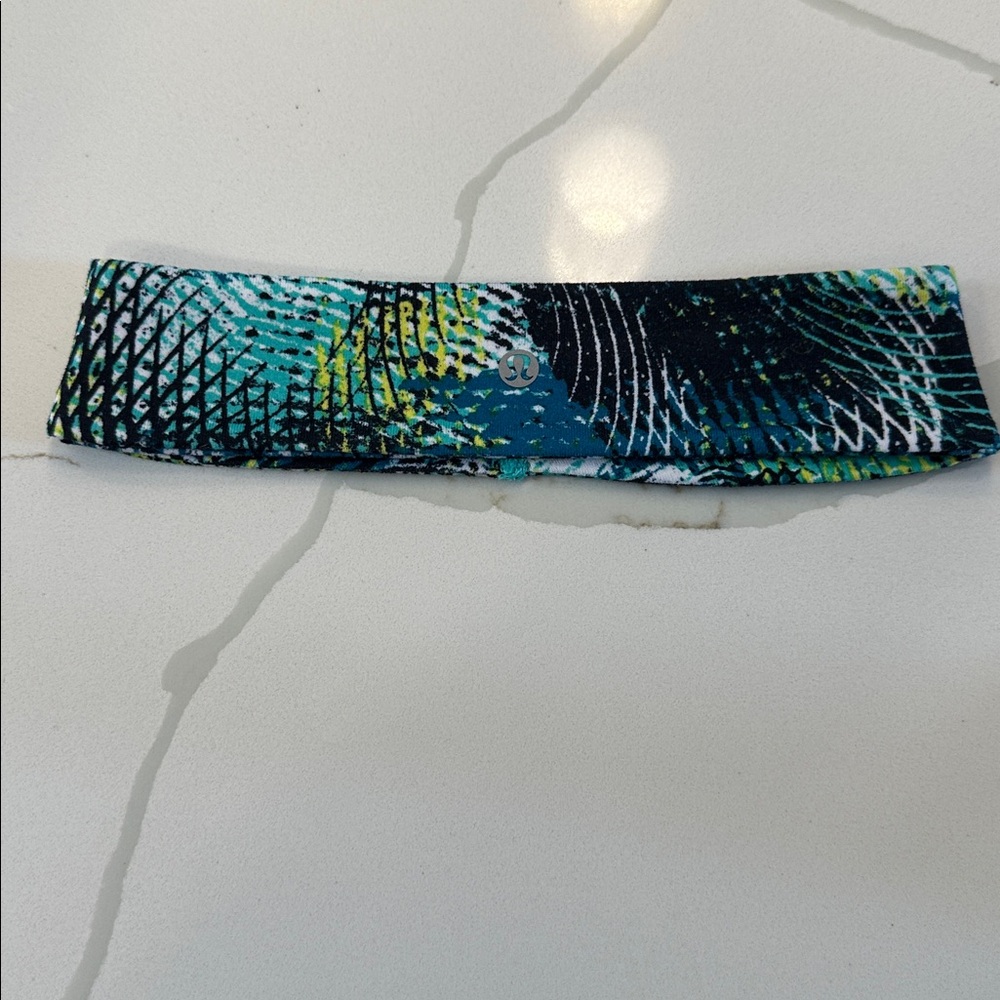 Lululemon fly away tamer 2.0 Seawheeze headband teal green white black